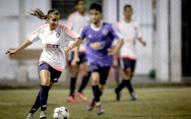 Futebol feminino: invista na sua carreira fazendo intercâmbio