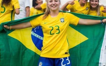 Conheça a estudante-atleta jogadora da seleção brasileira sub 17